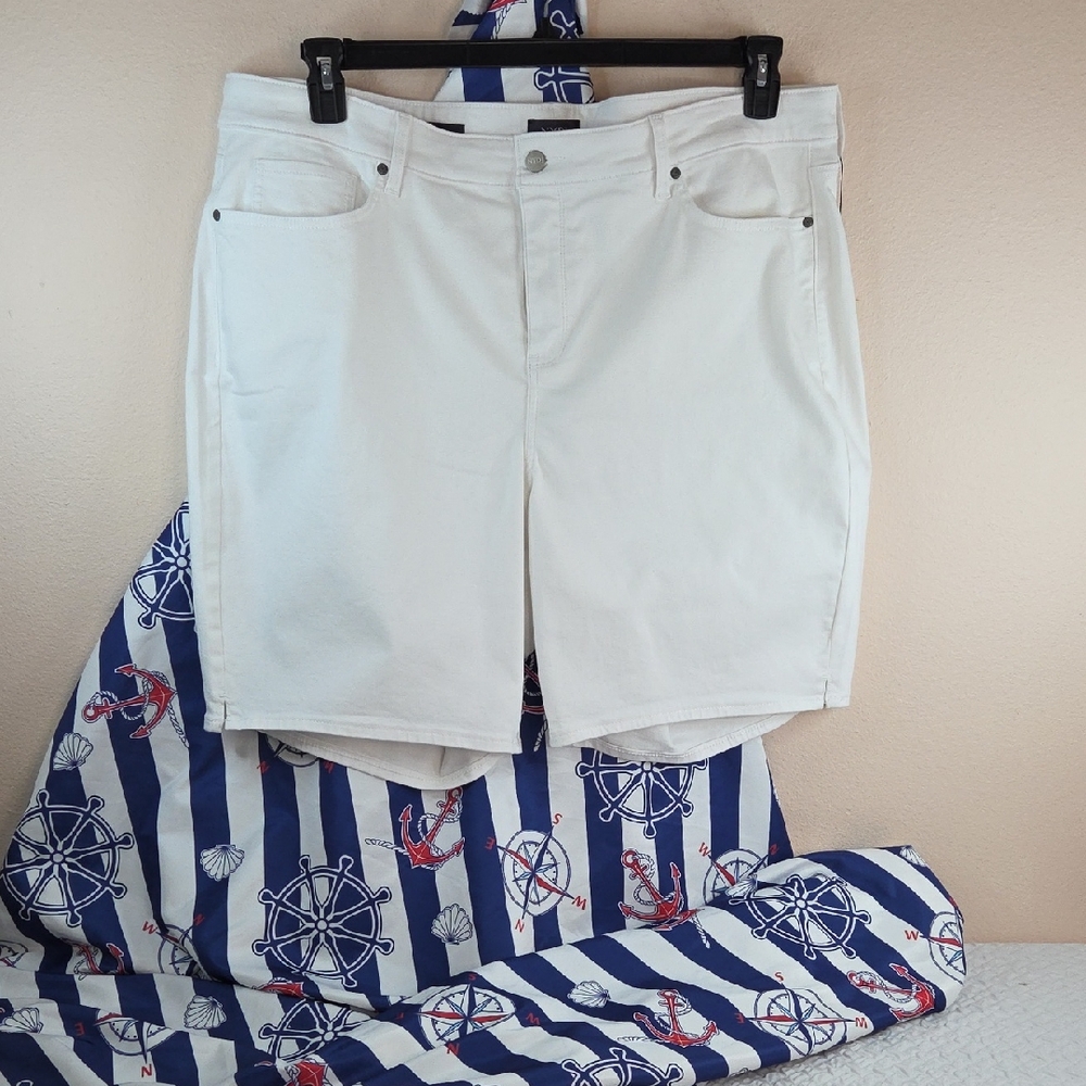 NYDJ EllaTrending White Womans Jean Shorts 22W Nice Stretch